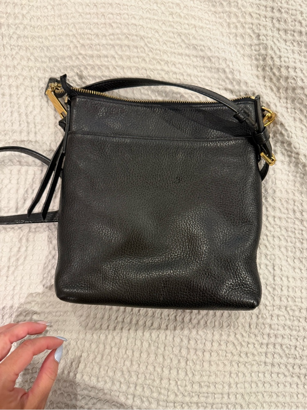 Marc Jacobs Recruit Black Pebbled Leather Messenger Crossbody with Gold Hardware - Picture 6 of 7